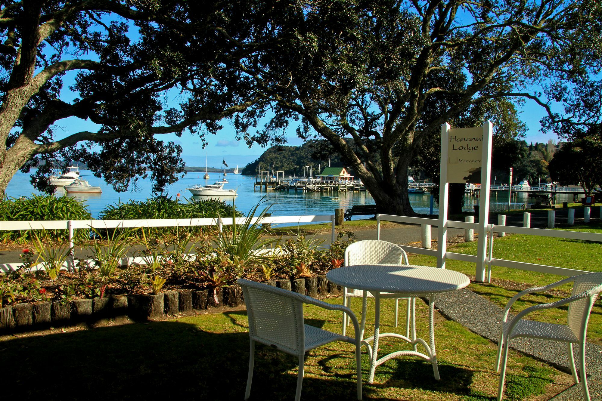 Hananui Lodge And Apartments Russell Exterior foto